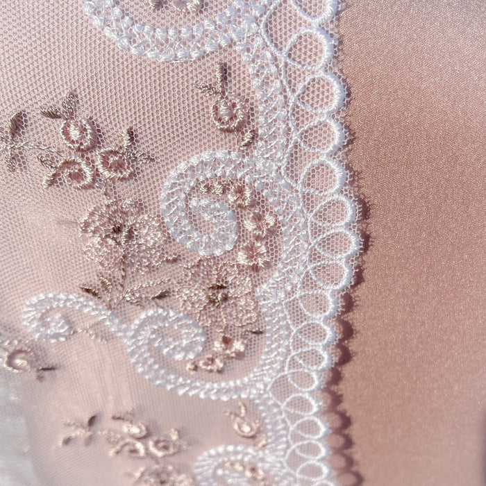 Tulle Lace 132- 7 3/8" Rosebud