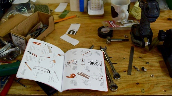 ADAM BELL'S WORKS Das Fahrrad/the bicycle/le velo/la bicicletta/jitensya Book