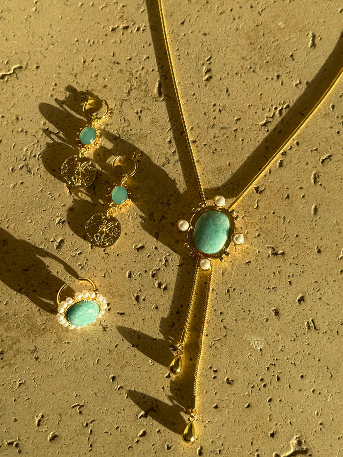 Amazonite and freshwater pearl jewellery for everyday summer look
