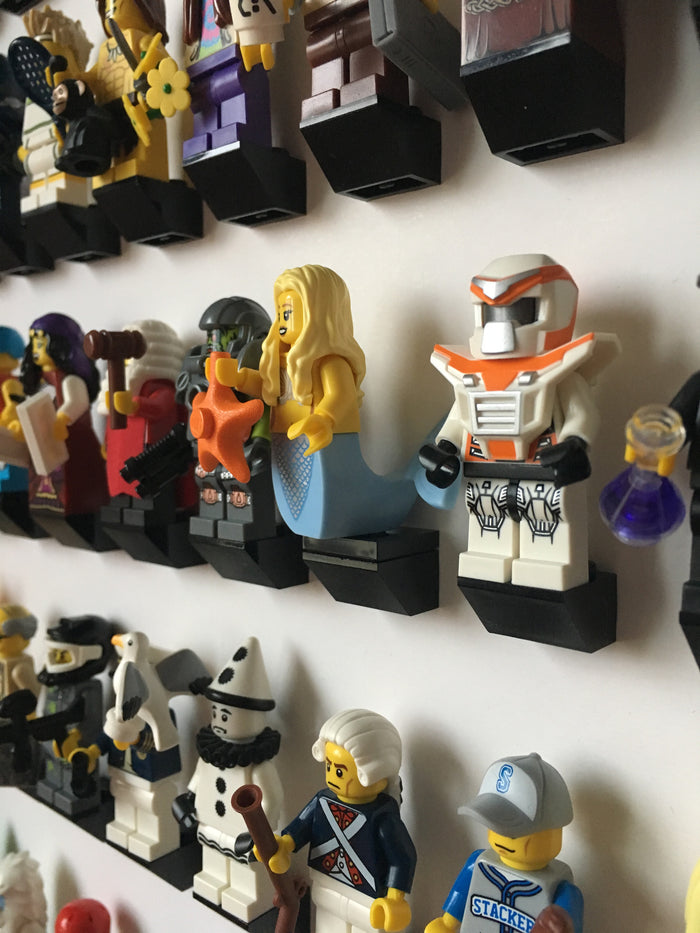 112 Lego Minifigures collector edition white frame display - Lego Minifigures Frame Display - 3