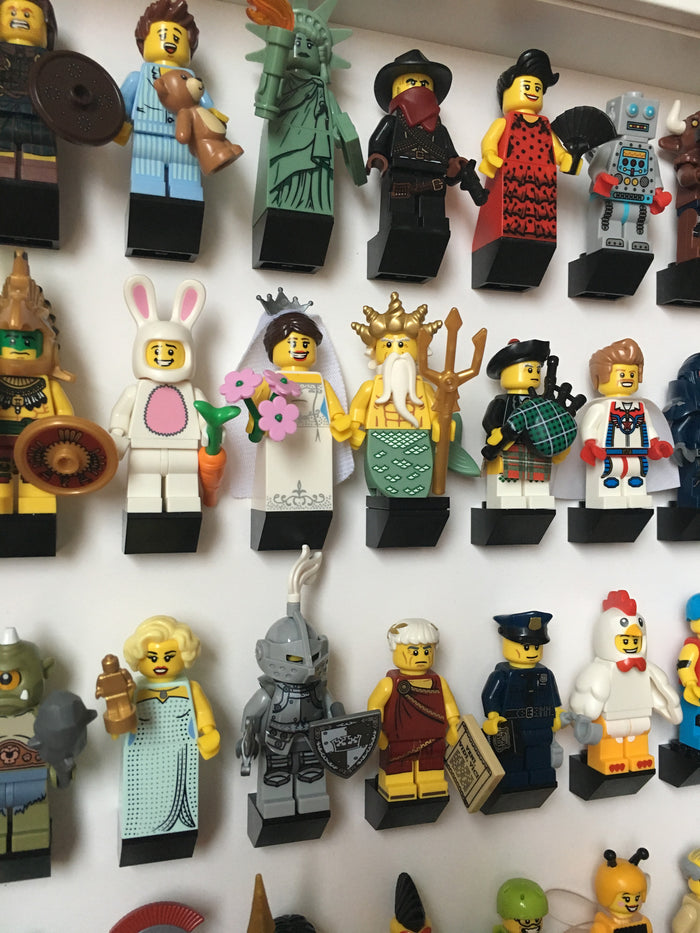 112 Lego Minifigures collector edition white frame display - Lego Minifigures Frame Display - 4