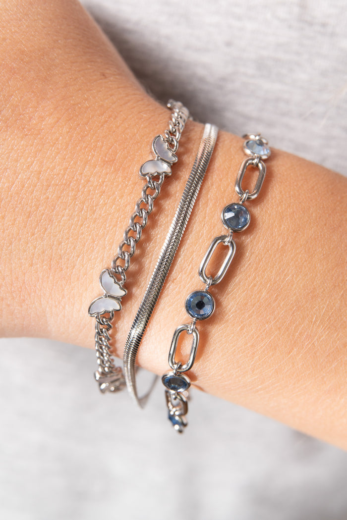 AA24-R-Holiday-Symbol-Crystal-Curb-Chains-Lifestyle-02_LR_1