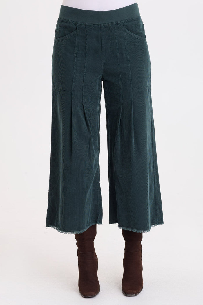 Wearables Liene Corduroy Pleated Crop
