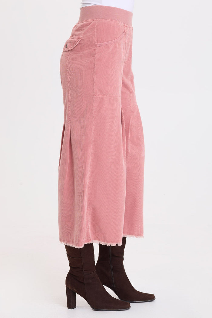 Wearables Liene Corduroy Pleated Crop