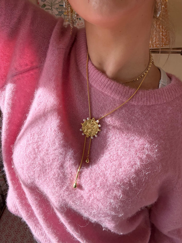 Popular gold necklaces trending right now
