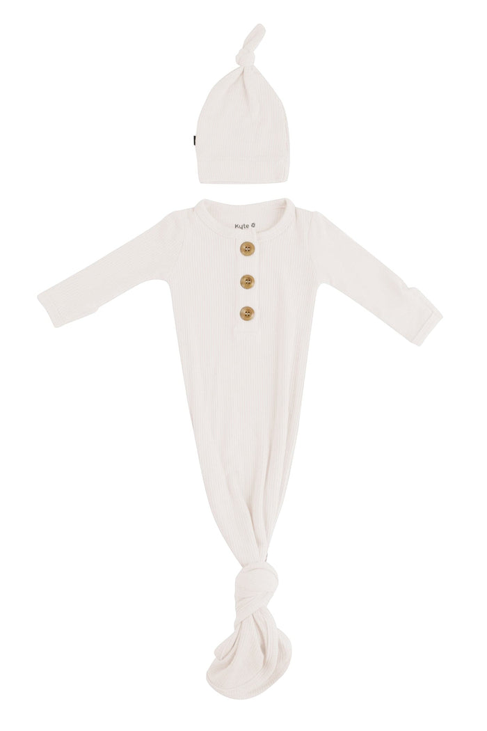 Kyte Baby Ribbed Knotted Gown with Hat Set in Oat