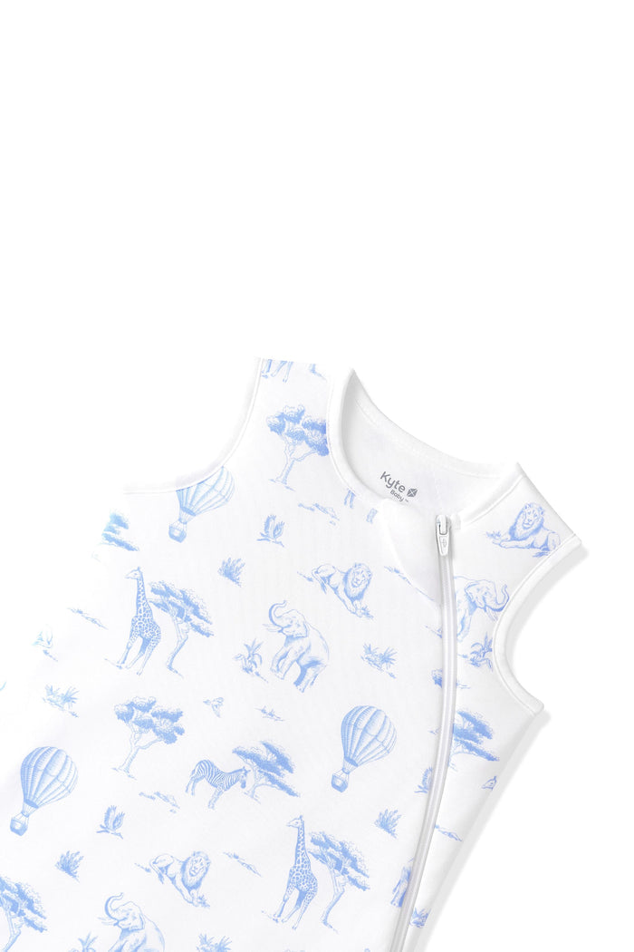 Close up of the zipper garage and top zipper on the Sleep Bag in Toile Safari 1.0