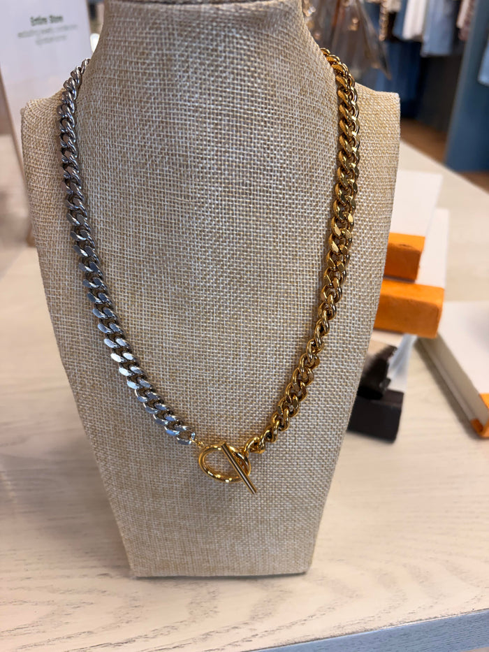 Two toned chain necklace