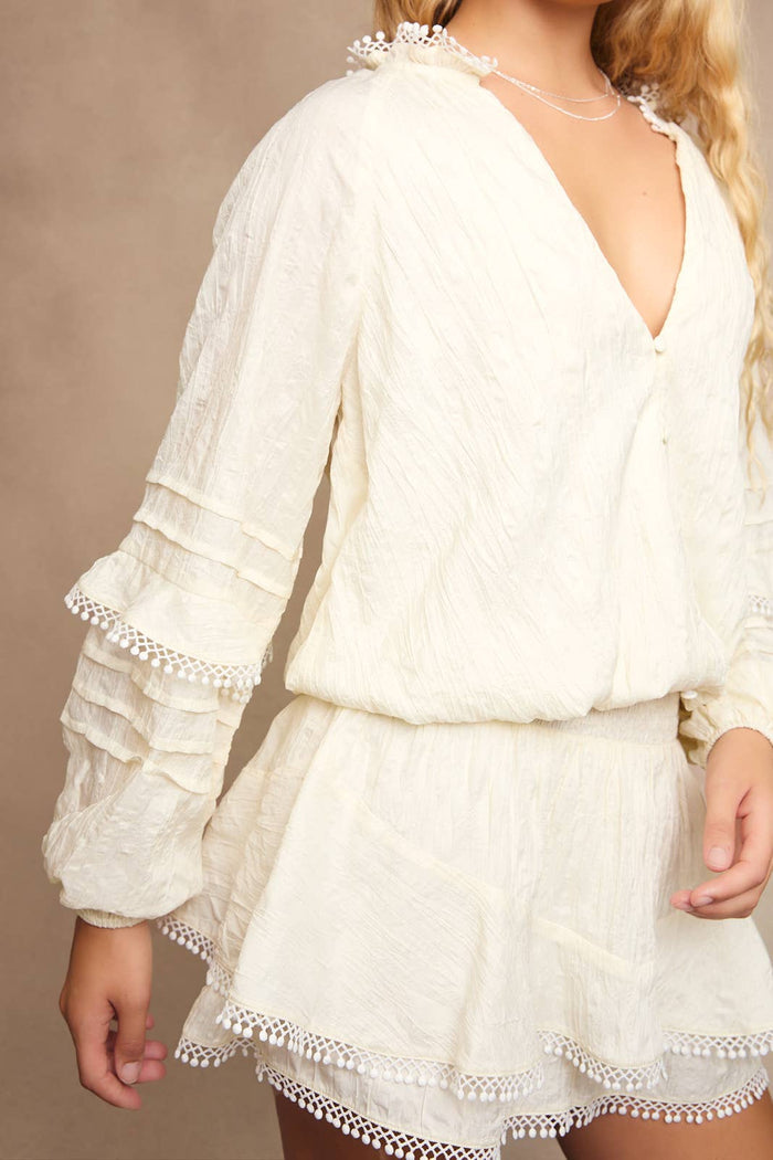V-NECK WAIST SMOCKED AND RUFFLE DETAIL ROMPER: IVORY